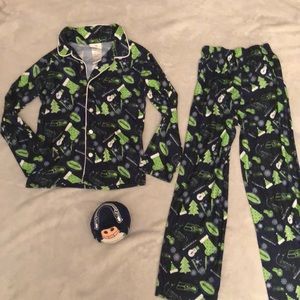 NEW. Seahawks Pajama Set.  Medium.